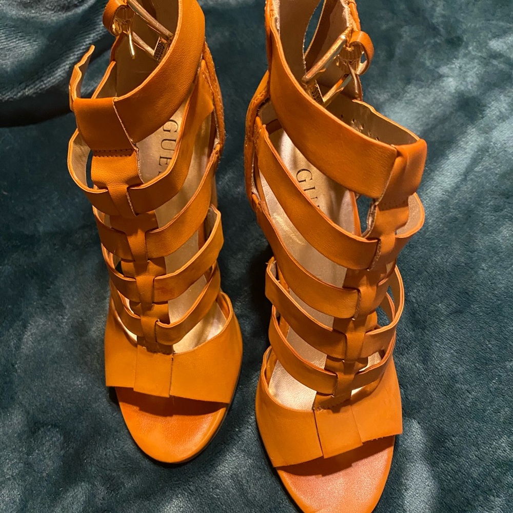 Guess sandals size 6.5